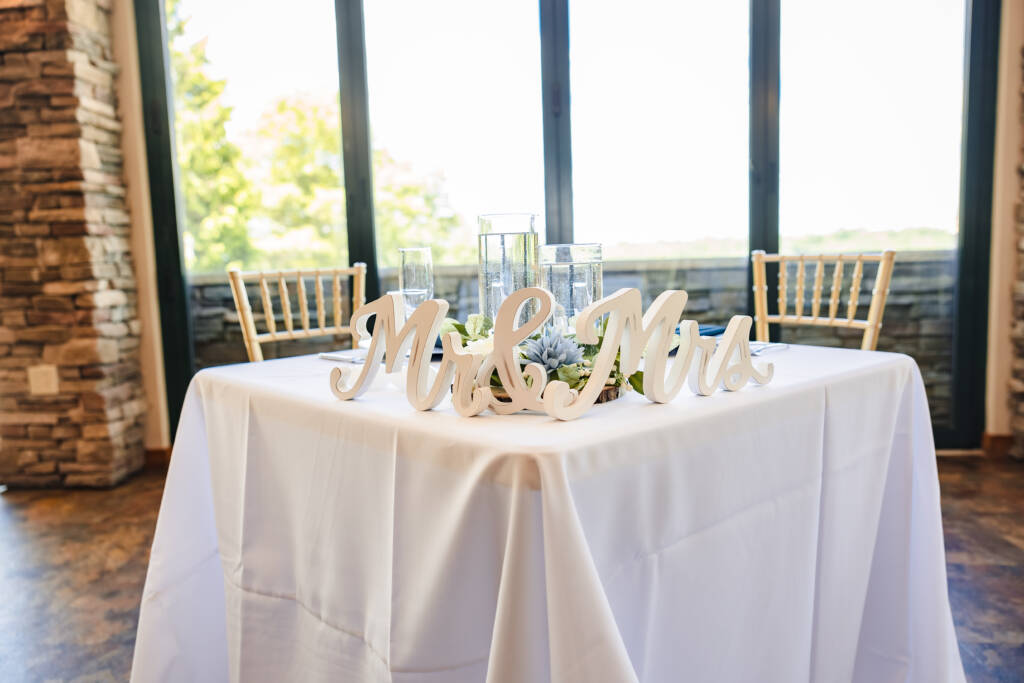 bride and groom table